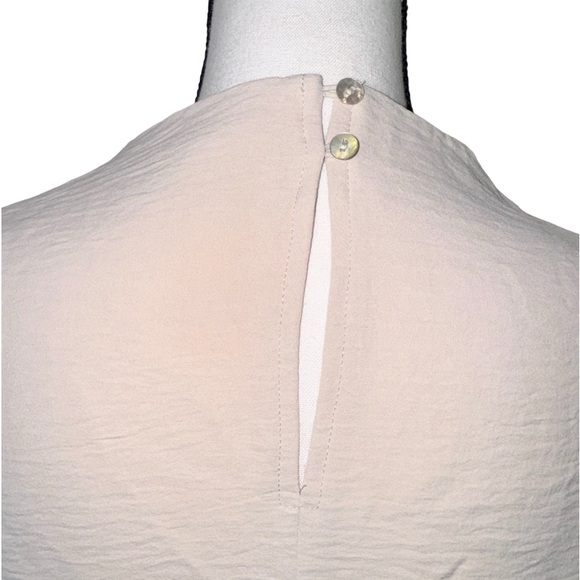 JODIFL BONE pleat shoulder keyhole back house women’s tops size medium - Picture 4 of 9